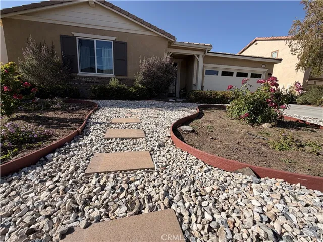 Xeriscape, low maintenance front yard