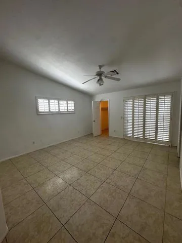 MASTER ROOM