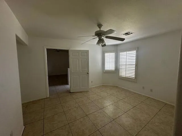 ROOM 4