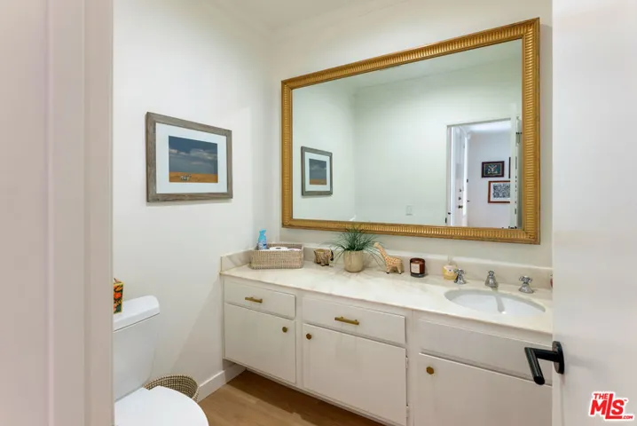 1520 Camden Avenue 105, Los Angeles, California 90025