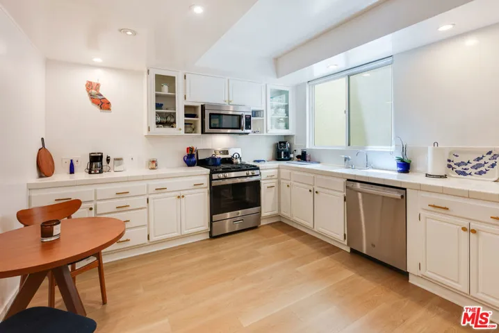 1520 Camden Avenue 105, Los Angeles, California 90025