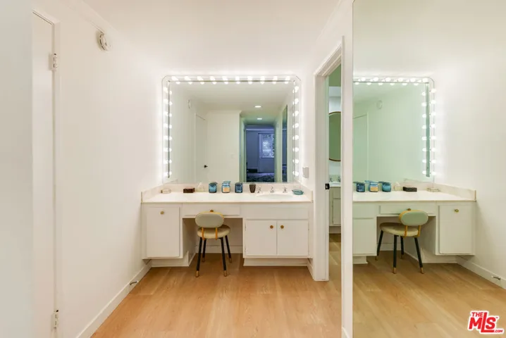 1520 Camden Avenue 105, Los Angeles, California 90025