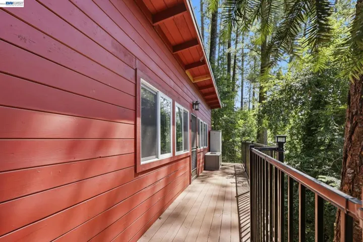 11700 Oak Rd, Forestville, California 95436