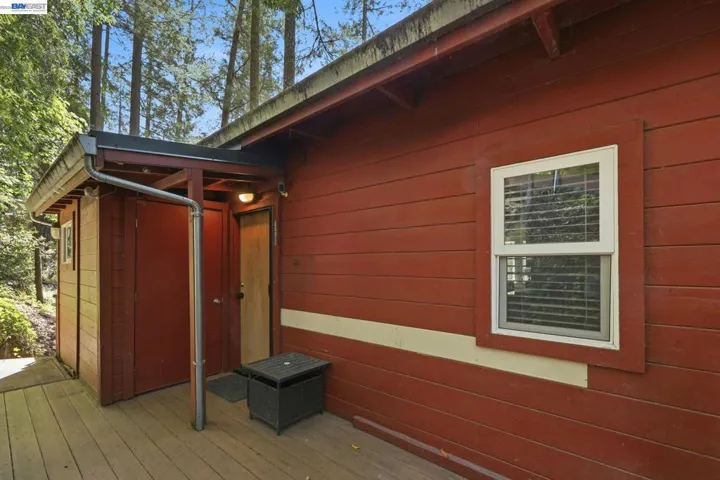 11700 Oak Rd, Forestville, California 95436