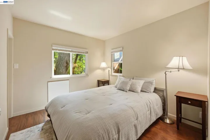11700 Oak Rd, Forestville, California 95436