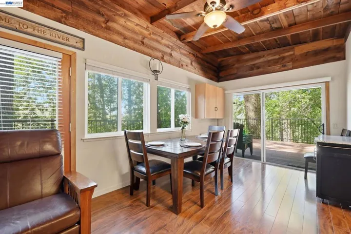 11700 Oak Rd, Forestville, California 95436