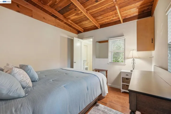 11700 Oak Rd, Forestville, California 95436
