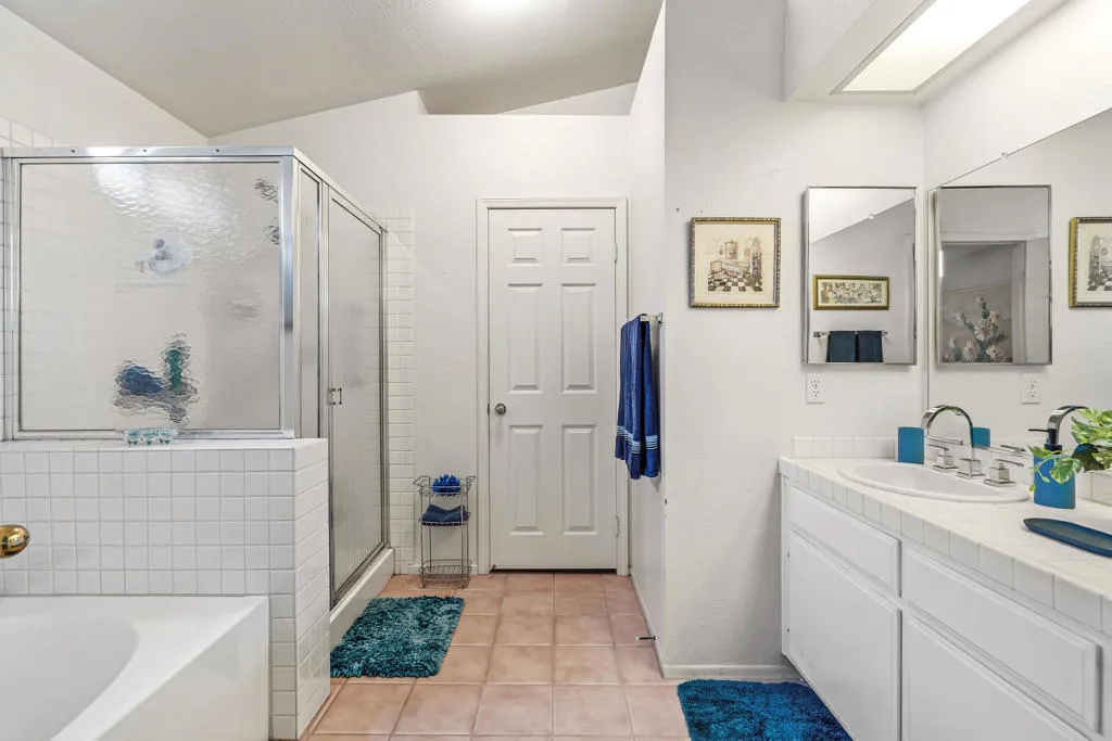 Guest Room 2