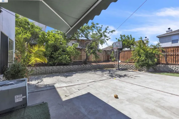 5059 Glenhollow Way, Antioch, California 94531