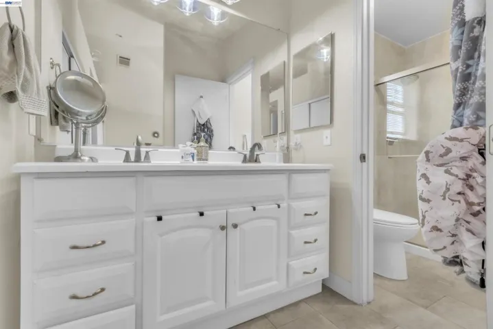 5059 Glenhollow Way, Antioch, California 94531