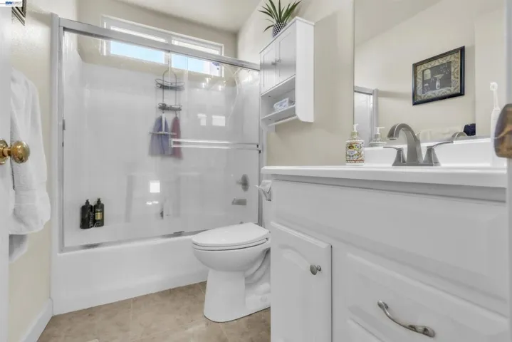 5059 Glenhollow Way, Antioch, California 94531