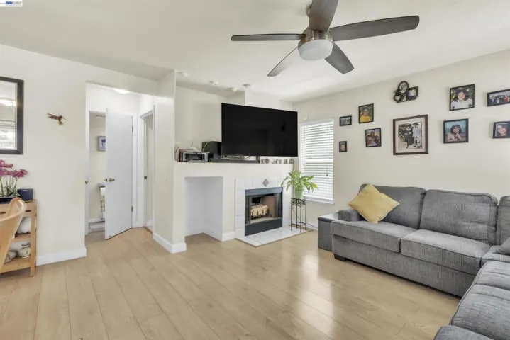 5059 Glenhollow Way, Antioch, California 94531