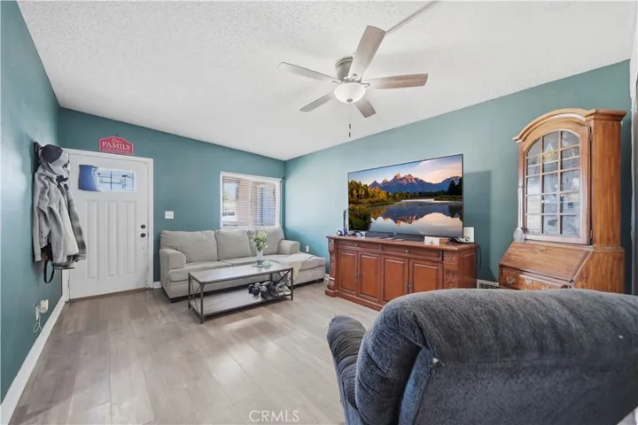 6327 Linda Lee Drive, Yucca Valley, California 92284