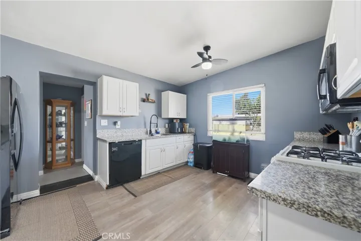 6327 Linda Lee Drive, Yucca Valley, California 92284