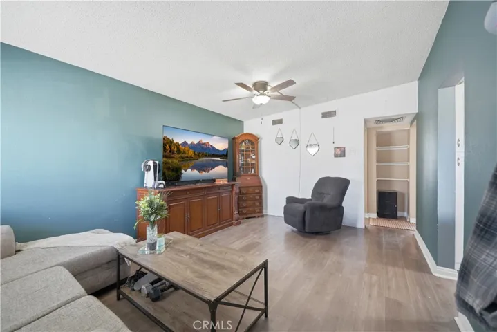 6327 Linda Lee Drive, Yucca Valley, California 92284