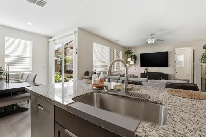 1097 Sunridge Drive, Hollister, California 95023