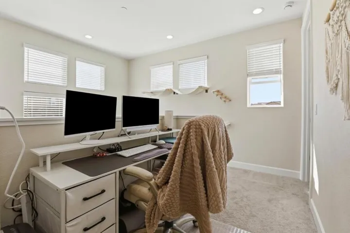 1097 Sunridge Drive, Hollister, California 95023
