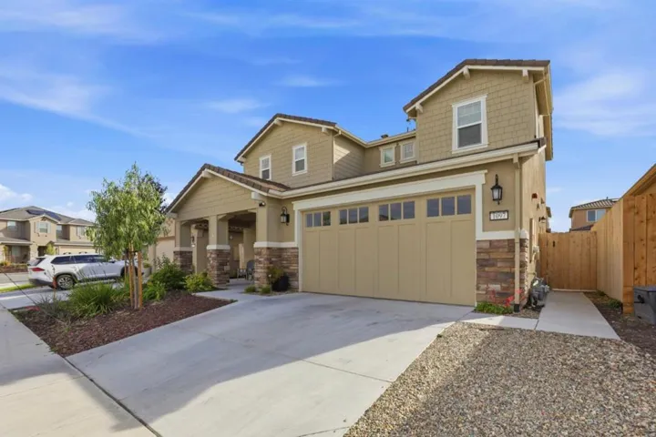 1097 Sunridge Drive, Hollister, California 95023