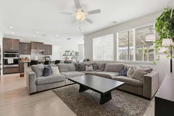 1097 Sunridge Drive, Hollister, California 95023