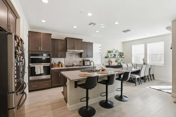 1097 Sunridge Drive, Hollister, California 95023