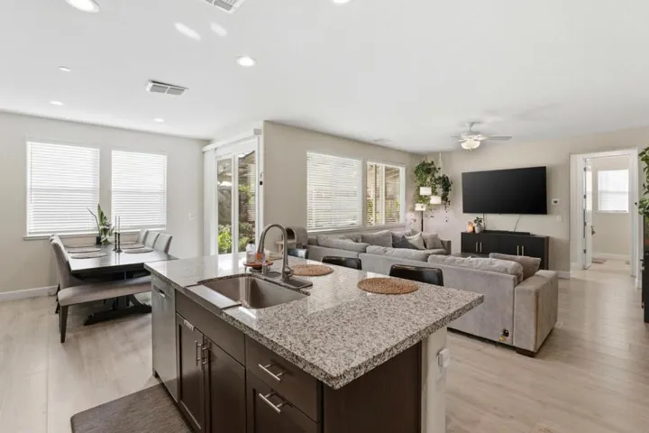 1097 Sunridge Drive, Hollister, California 95023