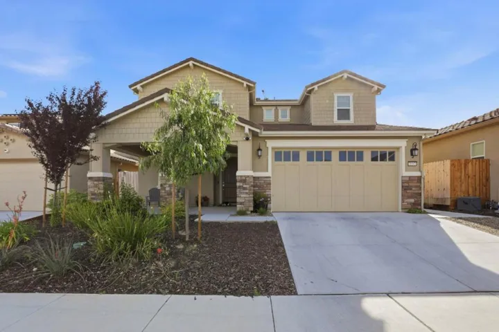 1097 Sunridge Drive, Hollister, California 95023