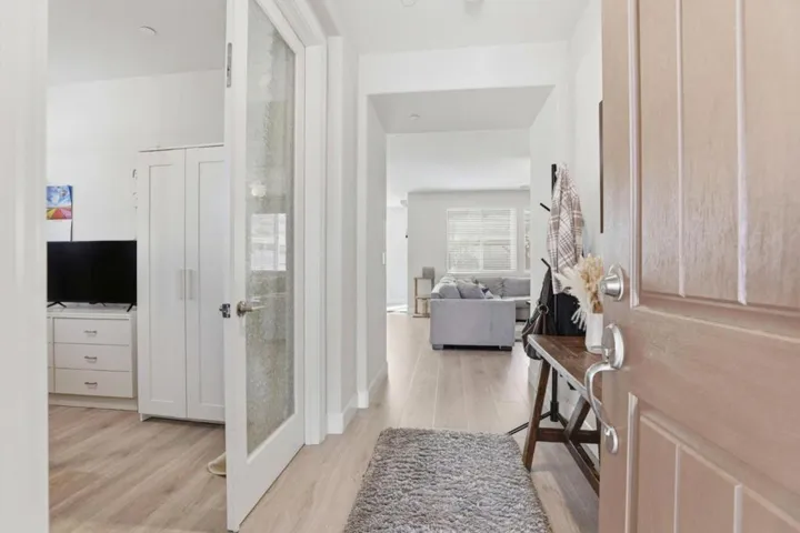 1097 Sunridge Drive, Hollister, California 95023