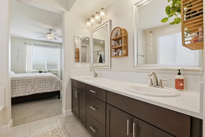 1097 Sunridge Drive, Hollister, California 95023
