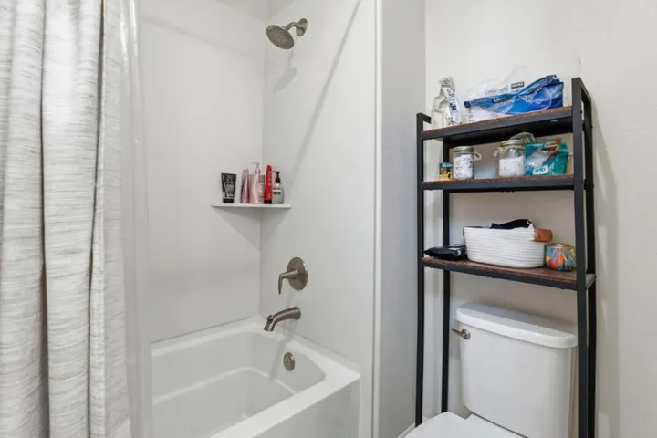 1097 Sunridge Drive, Hollister, California 95023