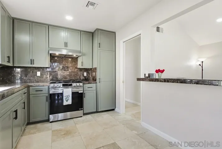 17440 Plaza Cerado 71, San Diego, California 92128