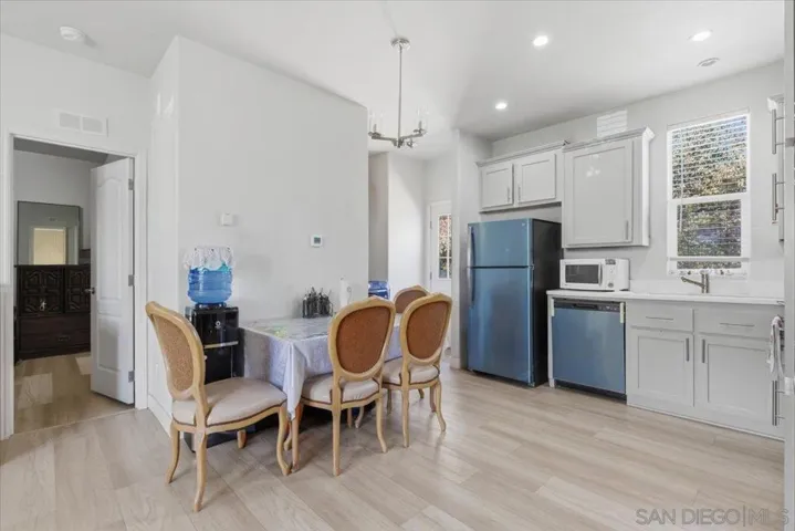 907 Seph Way, Escondido, California 92027