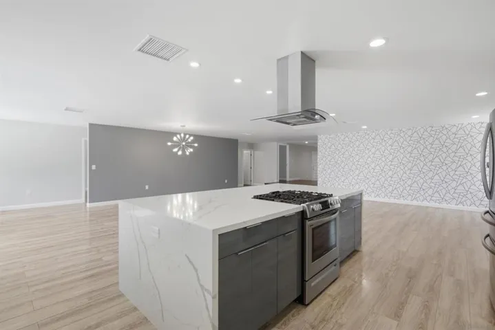 907 Seph Way, Escondido, California 92027