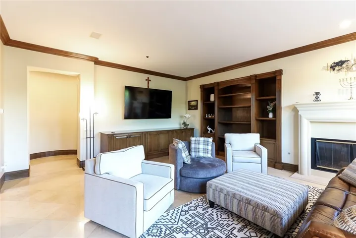 725 Carriage House Drive, Arcadia, California 91006