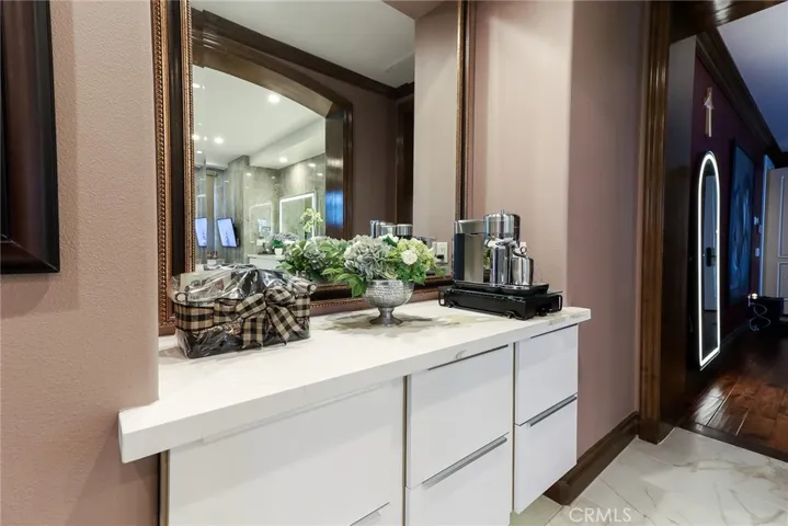 725 Carriage House Drive, Arcadia, California 91006