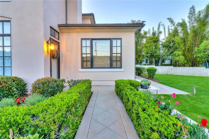 725 Carriage House Drive, Arcadia, California 91006