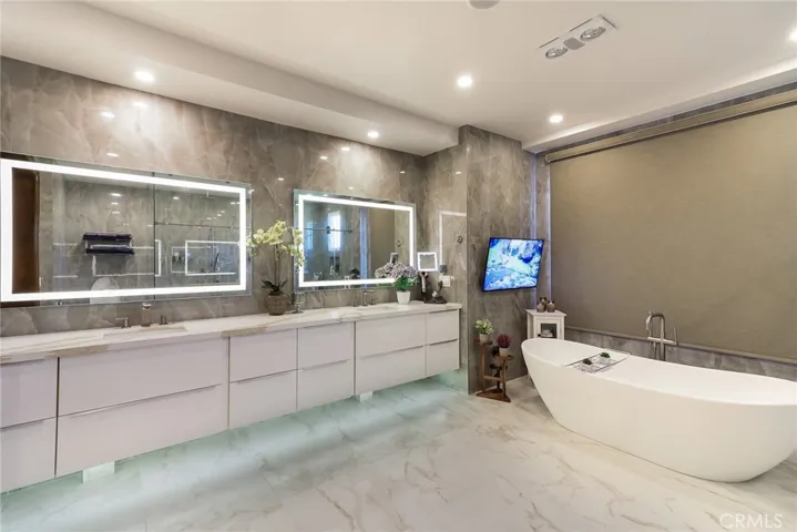 725 Carriage House Drive, Arcadia, California 91006