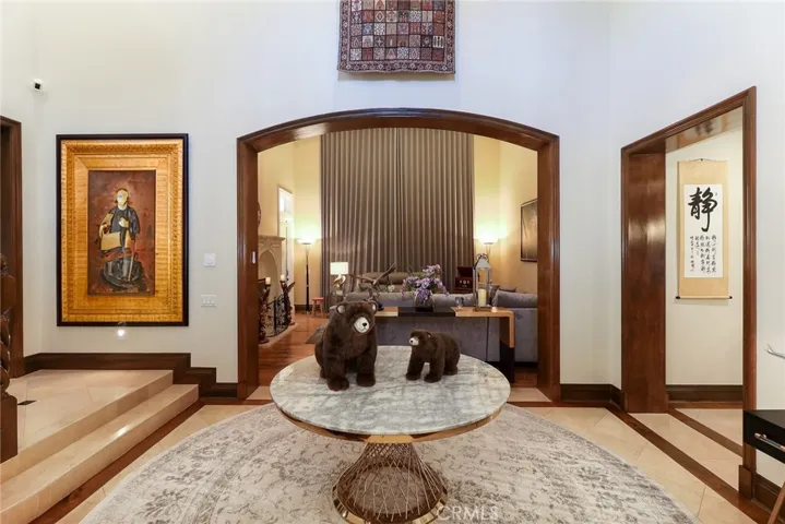 725 Carriage House Drive, Arcadia, California 91006