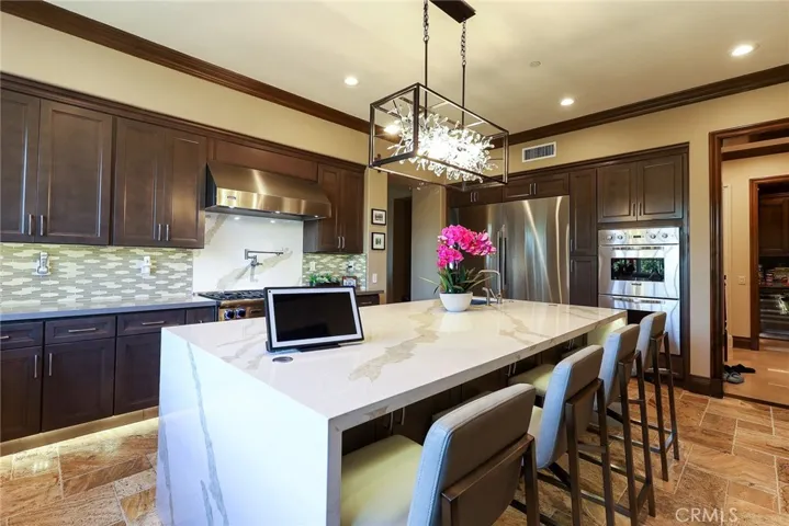 725 Carriage House Drive, Arcadia, California 91006
