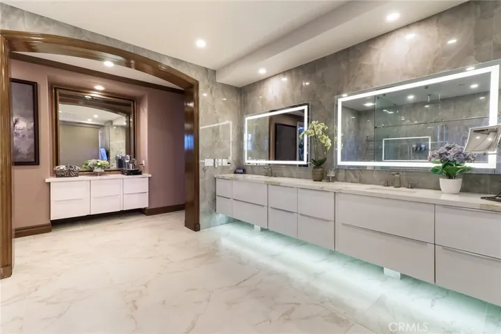 725 Carriage House Drive, Arcadia, California 91006
