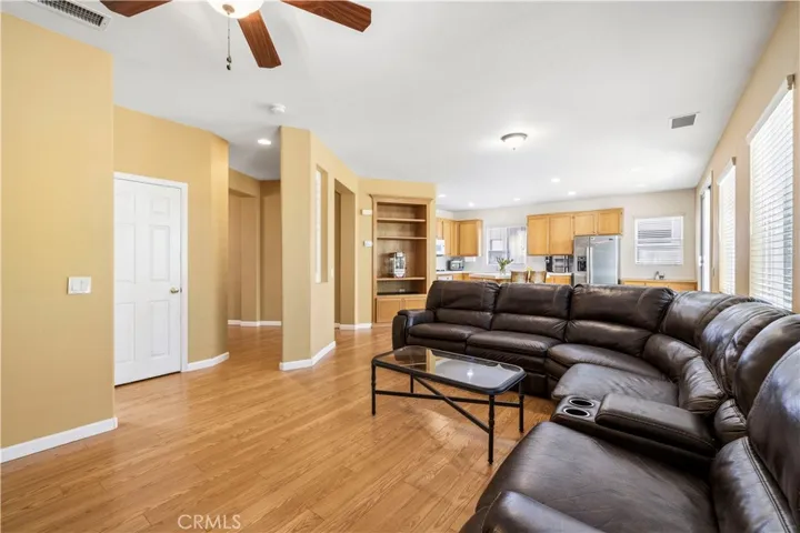 28637 Placerview Trail, Saugus, California 91390