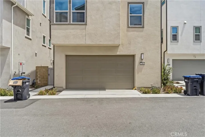 208 Yerba, Irvine, California 92618