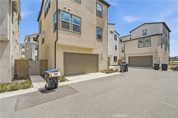 208 Yerba, Irvine, California 92618