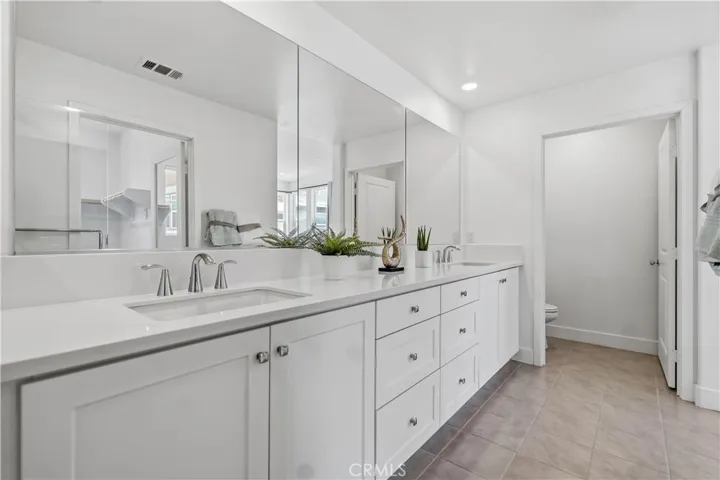 208 Yerba, Irvine, California 92618
