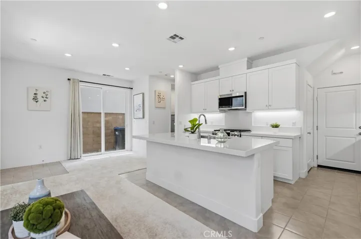 208 Yerba, Irvine, California 92618