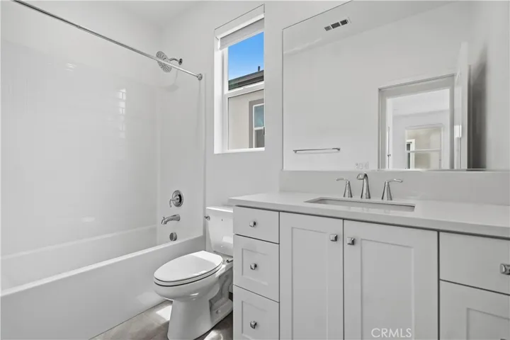 208 Yerba, Irvine, California 92618