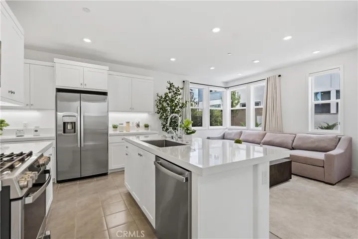 208 Yerba, Irvine, California 92618