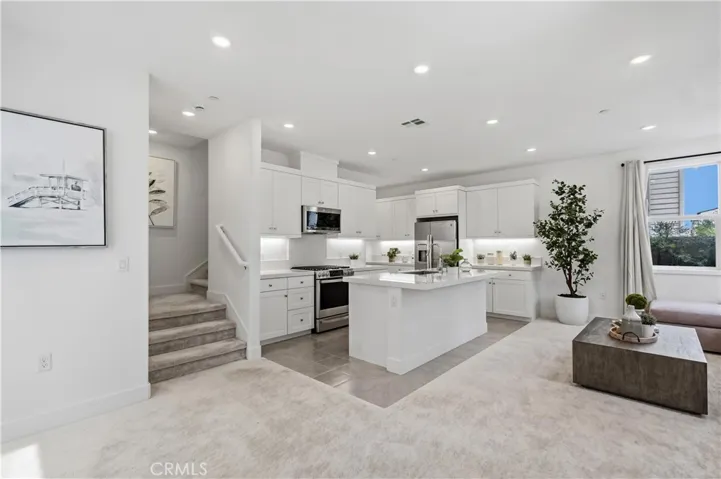 208 Yerba, Irvine, California 92618