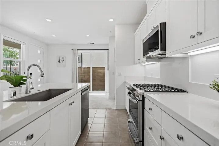 208 Yerba, Irvine, California 92618