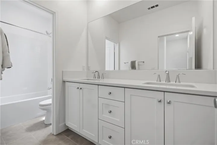 208 Yerba, Irvine, California 92618
