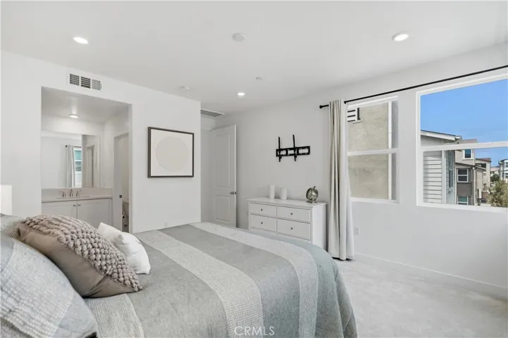 208 Yerba, Irvine, California 92618
